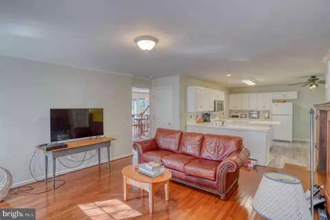 Living - 43 Pin Oak Dr, Dover, DE 19904 photo 4 of 11