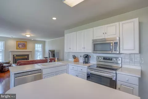 Kitchen - 43 Pin Oak Dr, Dover, DE 19904 photo 2 of 8