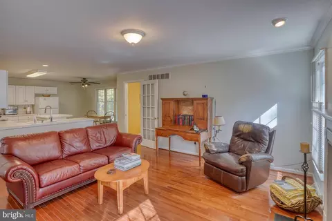 Living - 43 Pin Oak Dr, Dover, DE 19904 photo 3 of 11