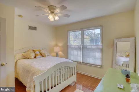 Bedroom - 43 Pin Oak Dr, Dover, DE 19904 photo 5 of 6