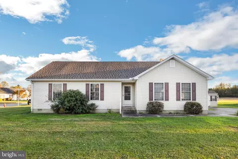 49 Gardenside Ct, Smyrna, DE 19977