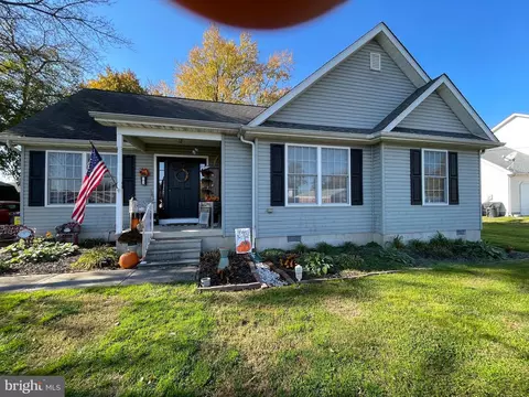 24 W Railroad Ave, Felton, DE 19943