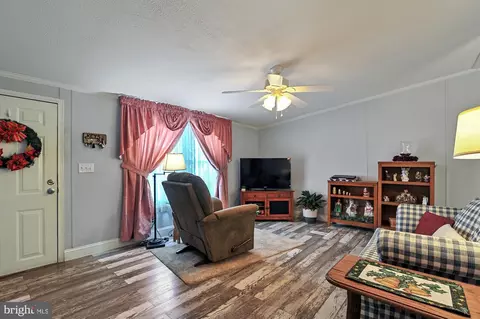 Living - 136 Beth Pl, Dover, DE 19901 photo 1 of 6