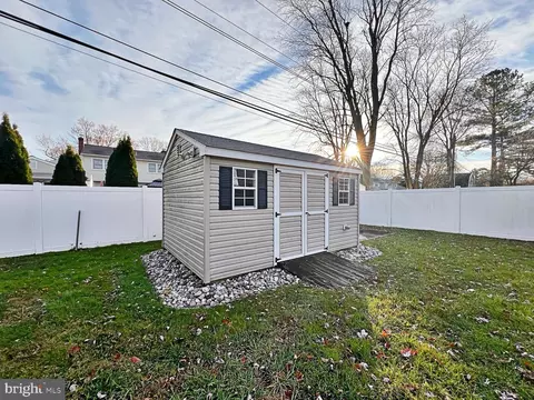 895 Woodcrest Dr, Dover, DE 19904 photo 24