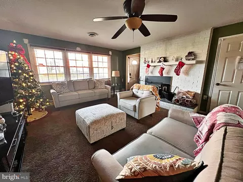 895 Woodcrest Dr, Dover, DE 19904 photo 6