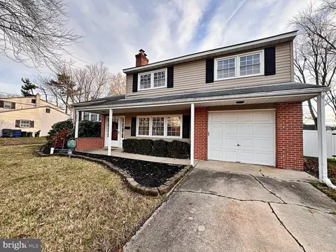 895 Woodcrest Dr, Dover, DE 19904 photo 3