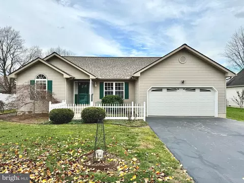 4 Roxann Ave, Smyrna, DE 19977
