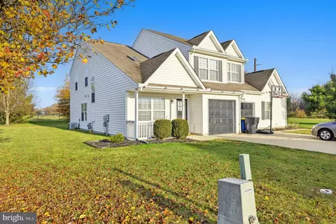 279 Trafalgar Dr, Dover, DE 19904