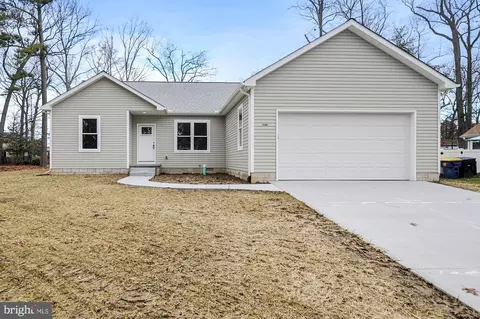 749 W Oak Dr, Dover, DE 19904