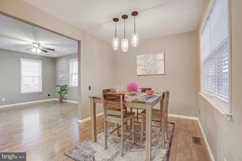 37 White Rabbit Dr, Smyrna, DE 19977