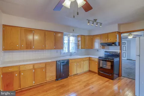Kitchen - 10 N Springview Dr, Dover, DE 19901 photo 1 of 3