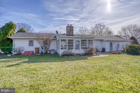 Exterior - 10 N Springview Dr, Dover, DE 19901 photo 5 of 10