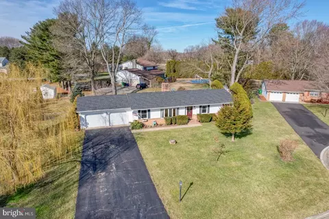 Exterior - 10 N Springview Dr, Dover, DE 19901 photo 4 of 10
