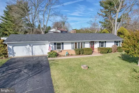 Exterior - 10 N Springview Dr, Dover, DE 19901 photo 3 of 10