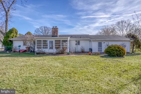 Exterior - 10 N Springview Dr, Dover, DE 19901 photo 7 of 10