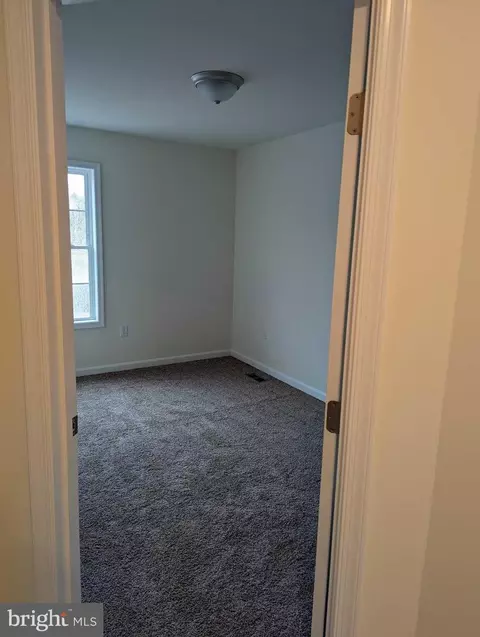 Entry Way - 207 Rojan Rd, Dover, DE 19901 photo 5 of 5