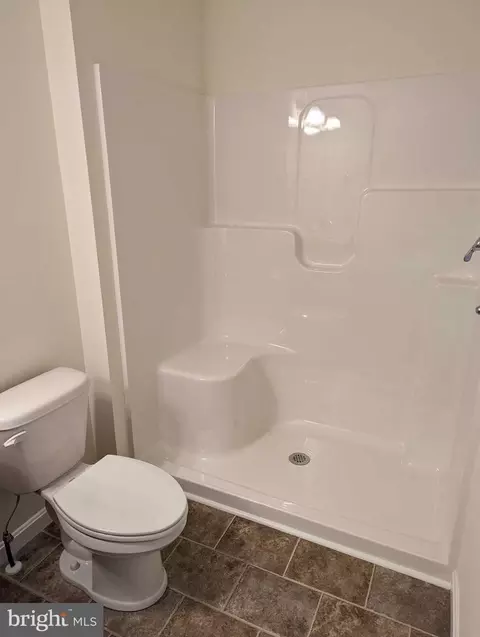 Bath - 207 Rojan Rd, Dover, DE 19901 photo 2 of 3