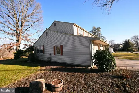 113 Crescent Dr, Dover, DE 19904 photo 4