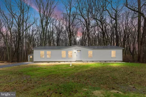 166 W Cherry Dr, Magnolia, DE 19962