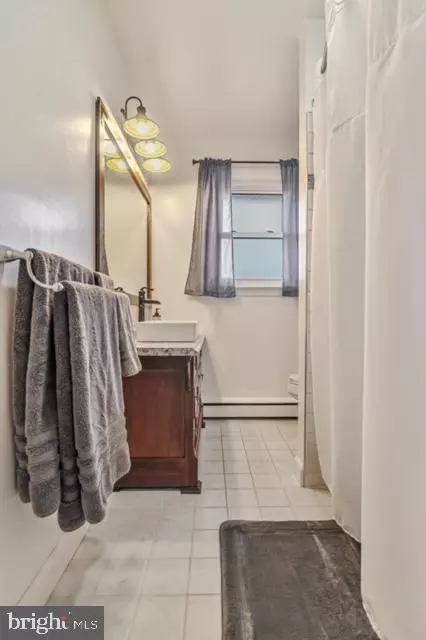Bath - 850 Sunset Ter, Dover, DE 19904 photo 1 of 1