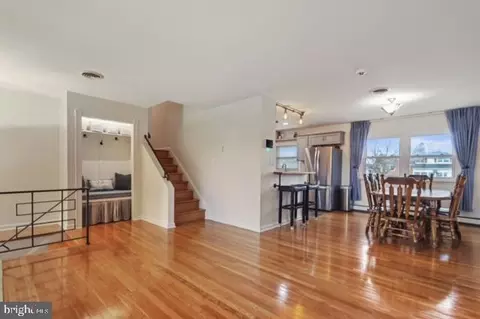 Living - 850 Sunset Ter, Dover, DE 19904 photo 2 of 6