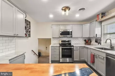 Kitchen - 850 Sunset Ter, Dover, DE 19904 photo 2 of 4
