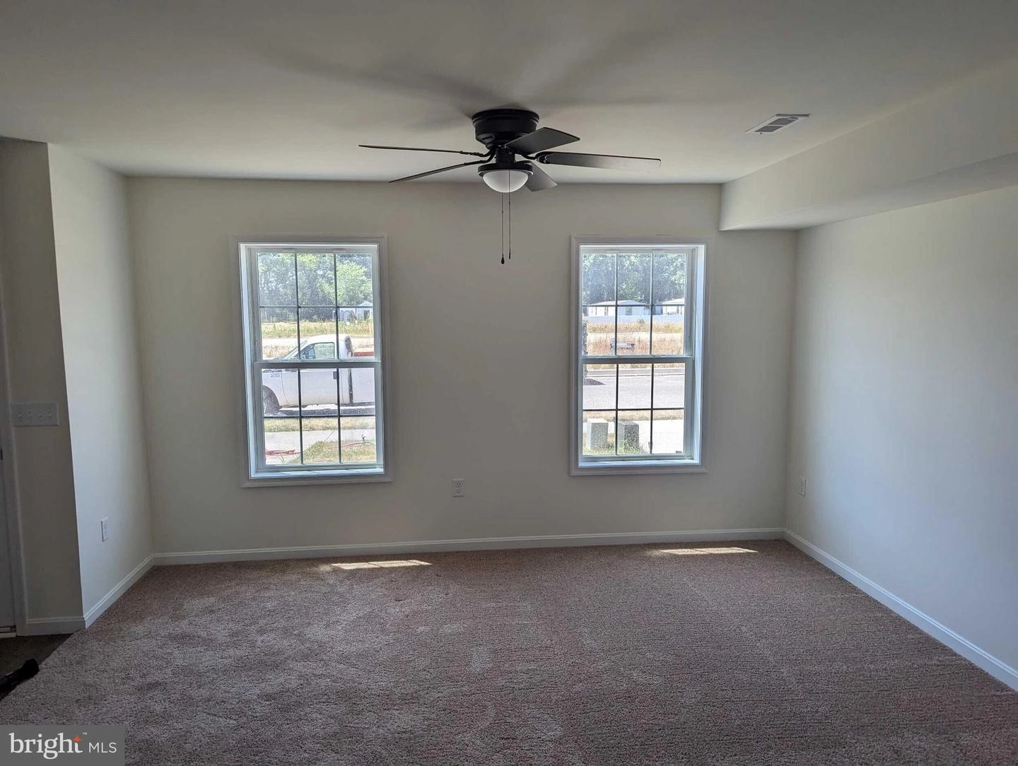Living - 219 Rojan Rd #LOT 103, Dover, DE 19901 photo 1 of 1