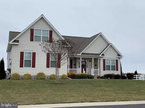 308 Country Hollow Dr, Clayton, DE 19938