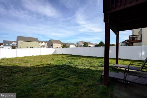 Exterior - 327 Paradee Dr, Dover, DE 19904 photo 11 of 12