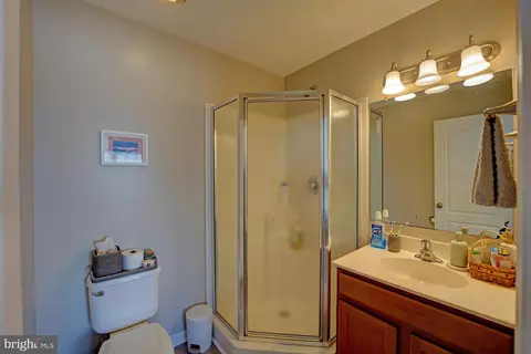 Bath - 327 Paradee Dr, Dover, DE 19904 photo 1 of 4