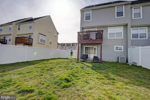 Exterior - 327 Paradee Dr, Dover, DE 19904 photo 12 of 12