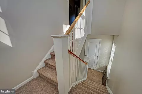 Entry Way - 327 Paradee Dr, Dover, DE 19904 photo 4 of 6