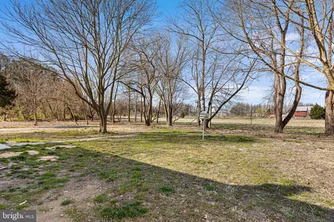 Exterior - 2647 Kenton Rd, Dover, DE 19904 photo 4 of 6