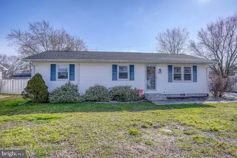 119 Lovers Ln, Felton, DE 19943