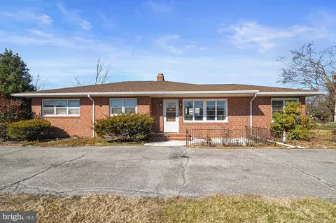 17 Manor Dr, Dover, DE 19901