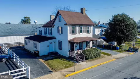 34 S Market St, Smyrna, DE 19977