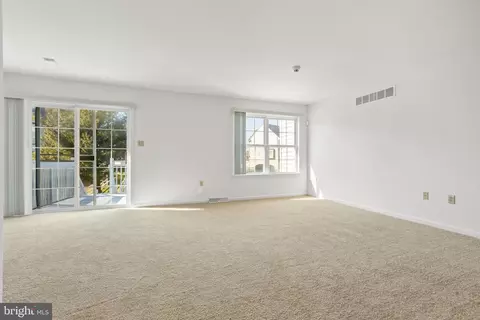 Living - 324 Northdown Dr, Dover, DE 19904 photo 1 of 4