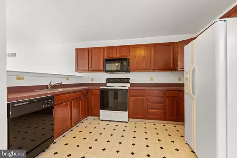 Kitchen - 324 Northdown Dr, Dover, DE 19904 photo 2 of 4