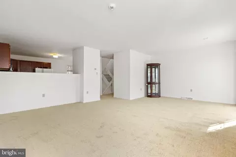 Living - 324 Northdown Dr, Dover, DE 19904 photo 2 of 4