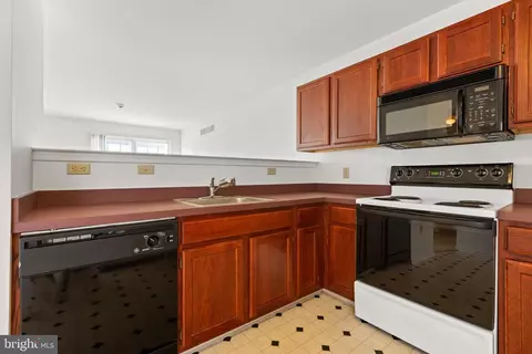 Kitchen - 324 Northdown Dr, Dover, DE 19904 photo 3 of 4