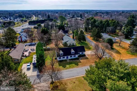 243 Greenview Dr, Dover, DE 19901