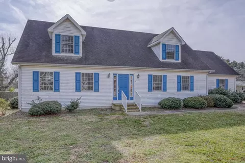 Exterior - 243 Greenview Dr, Dover, DE 19901 photo 5 of 7