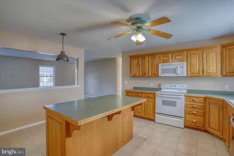 Kitchen - 243 Greenview Dr, Dover, DE 19901 photo 6 of 6