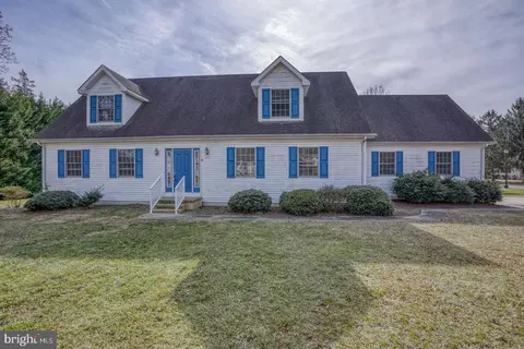 Exterior - 243 Greenview Dr, Dover, DE 19901 photo 6 of 7