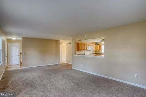Living - 243 Greenview Dr, Dover, DE 19901 photo 2 of 4