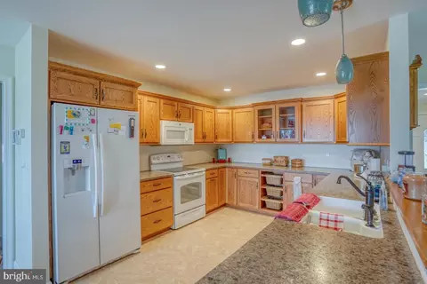 Kitchen - 41 Caleb Crk, Dover, DE 19901 photo 2 of 5