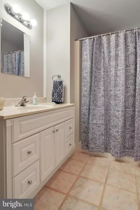 Bath - 53 Waterwheel Cir, Dover, DE 19901 photo 4 of 4