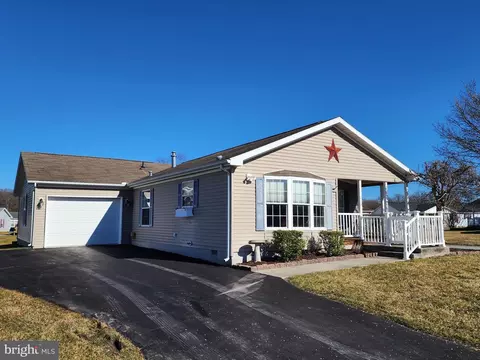 219 Persimmon Cir W #219, Dover, DE 19901