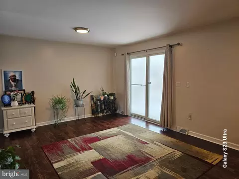 Living - 949 Shank Rd, Dover, DE 19904 photo 5 of 5