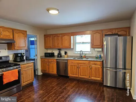 Kitchen - 949 Shank Rd, Dover, DE 19904 photo 9 of 9